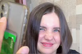 原来俄罗斯姑娘的审美跟我们真不一样，她非常喜欢这样的面孔 #千万生活dou来拍 #俄罗斯乡村爱情故事 #俄罗斯美女 #俄罗斯 @星凯小号视频封面