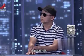 妻子热情开放常常黏着丈夫，没想丈夫吓坏了分床睡，妻子傻眼了