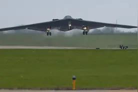 返航通话录音被截获！37小时万里奔袭B-2轰炸机内部设施曝光视频封面