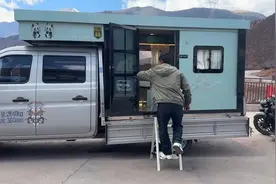 小货车自改房车，设计太漂亮了，这大哥真会玩