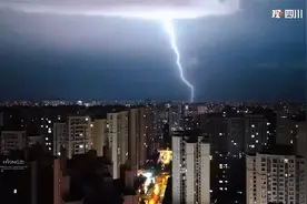 震撼!网友记录乐山强对流天气如4D大片
