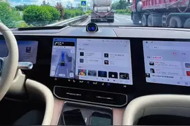 问界M9自动泊车火到国外，这个操作惊呆外国人！自驾还得看华为！