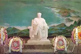 纪念堂是人民纪念伟人的地方，决不允许任何人动歪心思！ (1)