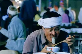 赵本山巅峰吃戏：农村大席白菜猪肉炖豆腐，东北菜太香了！