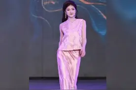 侧颜绝美！陈思蓓在2025地球小姐走秀中展现独特魅力