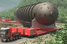 极端危险的运输技能操作超大卡车，世界上最大的重型设备机器