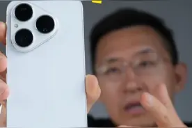 华为 Pura 80直屏旗舰快速开箱&颜值对比 - 外观有哪些细节？