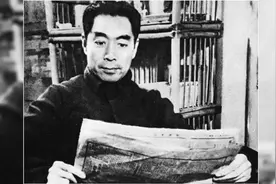 1946年，红军特务队首领邓发死于空难，周恩来痛哭：是我考虑不周视频封面