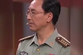 八一勋章获得者韦昌进！铁血军人含泪哽咽讲述：战友牺牲过程视频封面