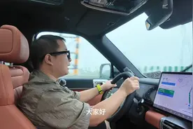 钛7高速动态体验：提速快，底盘够稳，遇到暴雨也不慌#方程豹钛7