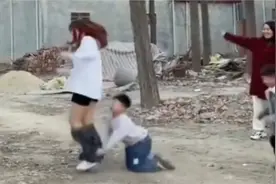 盘点当众社死的尴尬瞬间，当场想找地缝钻进去，太尴尬了fghh