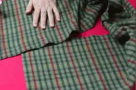 旧羊毛围巾扔了可惜，老裁缝教你改造一下，闺蜜见了抢着要