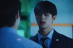 已经被此男帅的不知天地为何物了 #金旻奎 #清潭国际高中