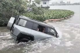 惠州东江仰望U8浮水...#硬派越野 #仰望u8 #东江