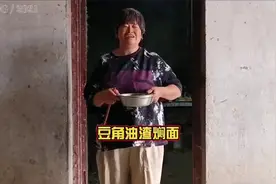 媳妇45元买8斤猪油，做豆角油渣焖面，有菜有肉有主食吃着真过瘾