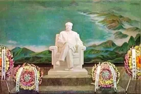 纪念堂是人民纪念伟人的地方，决不允许任何人动歪心思！ (2)