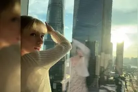 带德国女友登上海第一高楼，第一次俯瞰陆家嘴夜景太震撼大开眼界视频封面