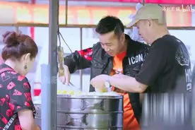 于和伟回辽宁老家卖包子，五姐给他包饺子，老家小床他睡得最安心视频封面