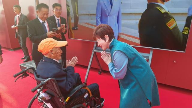 洪秀柱独家发文致敬抗战老兵