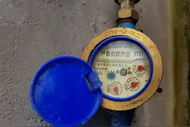 家里水费用的太多，学会这3招，水表转得慢多了，能省下一半钱图片