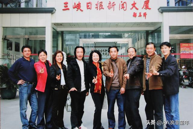 毛启国：12部手机 串起的27年亲情与人生