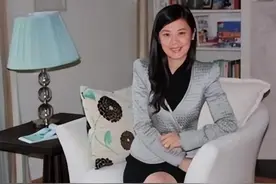 央视美女主持姜丰，嫁给英国富商，放弃中国国籍，年过半百被抛弃图片