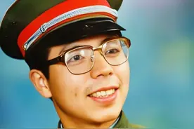 84年一战士摔落山崖，意外发现敌人指挥部：既然来了不能空手而归图片