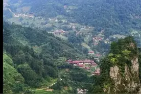 周公解梦：梦见爬山是什么意思？图片