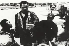 ?1965年，一架越界的美机看到中国飞机正飞来，美...图片