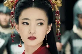 妲己，一个古代传说中的美艳妖女，她有一个睡前坏习惯...图片