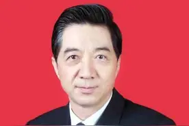 他是央视出了名的“大忽悠”，忽悠瘸了老美，为何如此受欢迎？图片