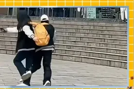 当代大学生的脆弱程度堪比脆脆鲨？！#搞笑 #大学生脆脆鲨视频封面