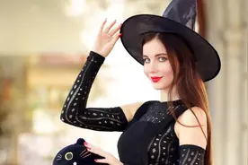 Ariadna Majewska：波兰第一美腿，身高170cm，全网粉丝超过200万视频封面