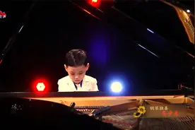 朝鲜音乐：齐步走（平壤东大院区新生活幼儿园）视频封面