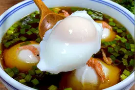 水煮荷包蛋我只服这种方法，零失误不散花，又圆又嫩，一学就会视频封面