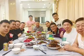 孟鹤堂爆料德云食堂趣事，一下暴露王惠与徒弟真实关系！太暖了视频封面