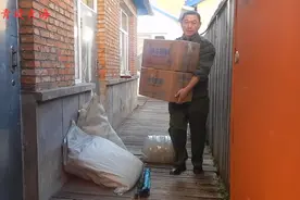 东北供暖，8个月冬天取暖费3000元，大海收拾家准备猫冬了