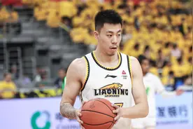 扎心！还原广东球迷高唱世上只有妈妈好 张镇麟神情恍惚 辽宁惨败视频封面