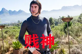 两人被追杀却躲到了大象肚子里