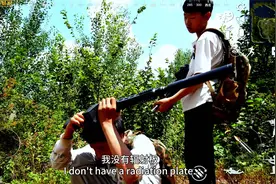 地铁逃生真人版：小胖子英勇救人，没想到这小子是老鼠视频封面