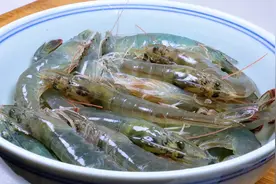 大虾不要水煮了，教你简单又家常的做法，鲜香美味，全家人都爱吃