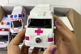 我们将认识许多警车、救护车和消防车，包括梯子，以及美妙警笛声