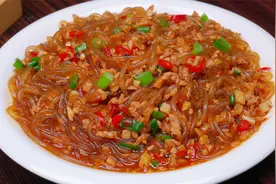 炒粉条时，切记别焯水和直接炒，教你正确做法，不粘锅不成坨