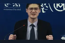 生孩子保大保小，谁来决定？#罗翔 #罗翔讲刑法 #人性视频封面