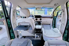 11.99万！又一7座MPV火了，比奥德赛漂亮，后排放倒能当床视频封面