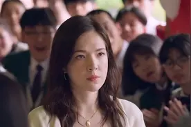 叛逆少年为了恶搞老师，滋了老师一身不明液体！视频封面