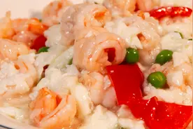 大厨教你经典鲁菜“芙蓉虾仁”的正确详细做法，虾仁鲜嫩滋味柔和