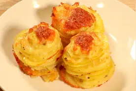 只用几个土豆做的美食太好吃了！