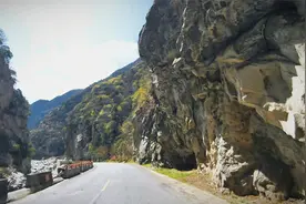 西安自驾G108穿越秦岭去汉中，被称为最险最美国道公路，真的险吗视频封面