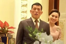 苏提达王后才貌双全，跟泰王会见德国总统，第一夫人瞬间黯淡无光视频封面